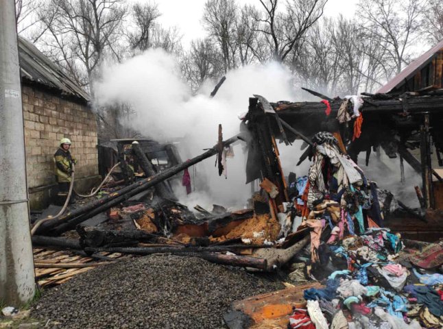 В Ужгороді сьогодні згорів будинок