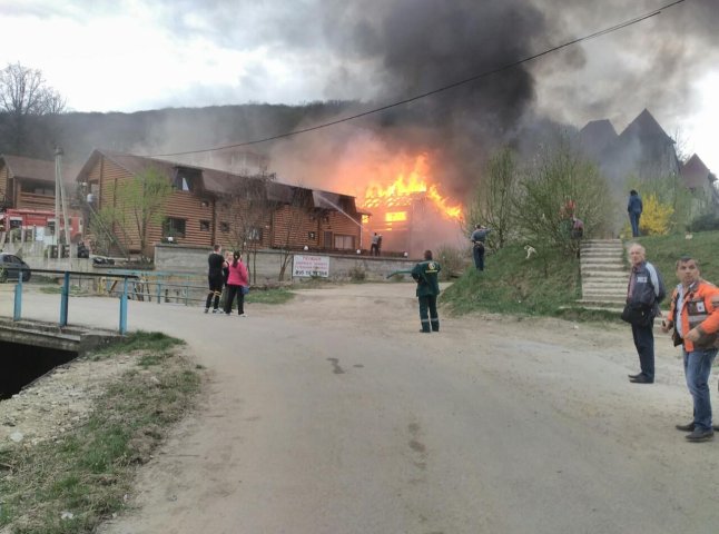 Внаслідок пожежі у готелі "Здравниця Карпат" місцевий мешканець отруївся чадним газом