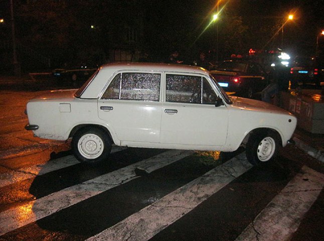 Викрадений у Росії автомобіль знайшли на Закарпатті