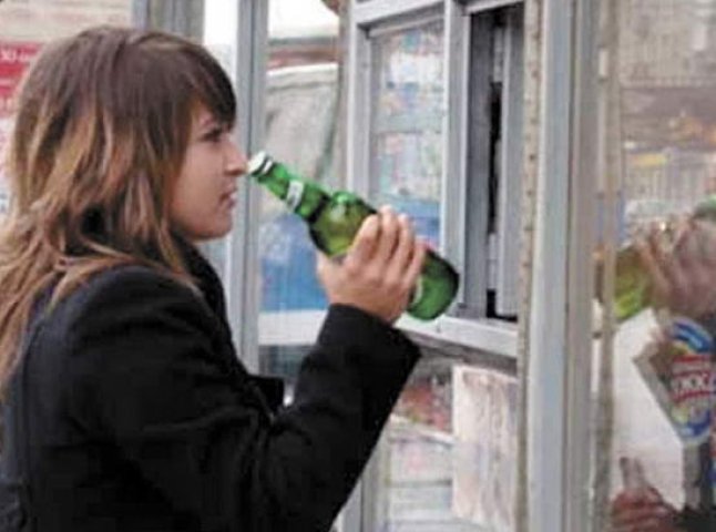 В Ужгороді чітко визначать час та місця, де можна буде продавати спиртні напої
