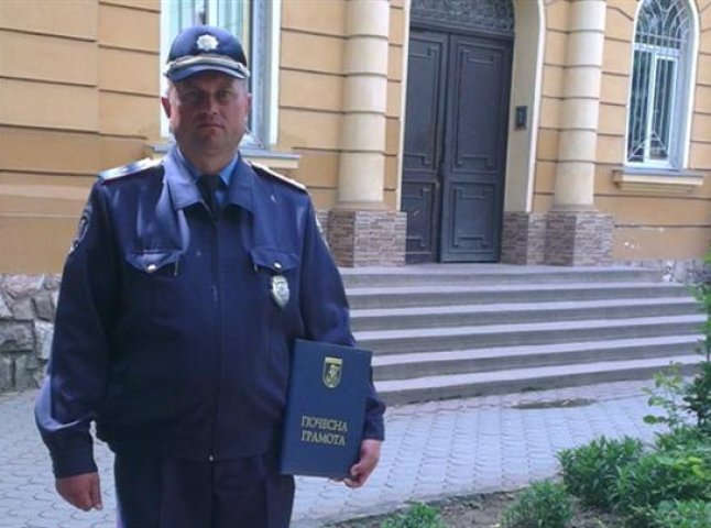 До Дня міста інспектор патрульної служби Мукачівського міського відділу міліції отримав грамоту