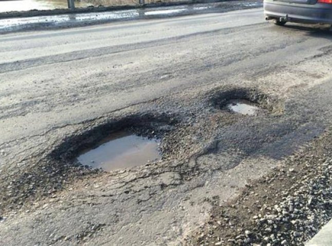 Москаль розкритикував дії влади Мукачева та розповів, як через жахливий стан доріг міста йшов пішки