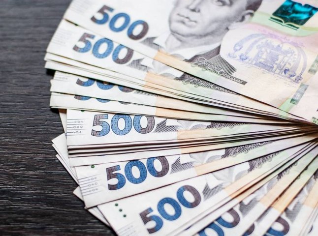 Термінали ПриватБанку перестали приймати купюри 500 гривень: стала відома причина