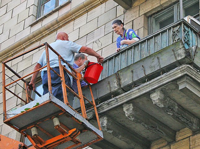 У міськвиконкомі визначили хто буде відповідати за стан будинків 