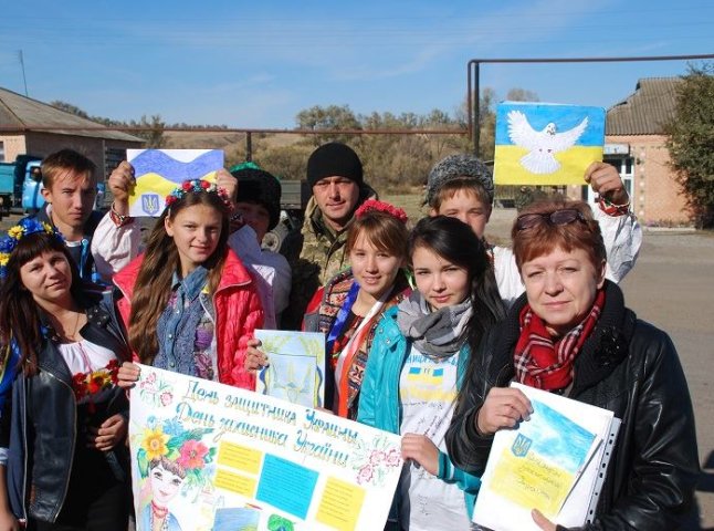Школярі з Луганщини привітали бійців 128-ої бригади з Днем захисника України