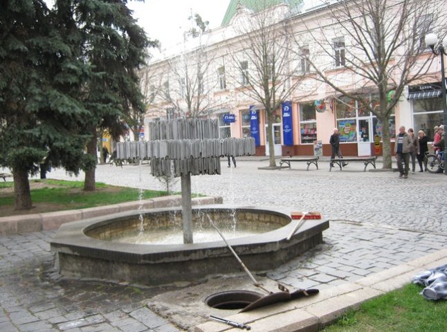 Ще один фонтан запрацював у Мукачеві (ФОТО)