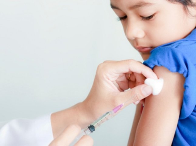 Закарпатські медики б’ють на сполох – в області немає вакцин від кору
