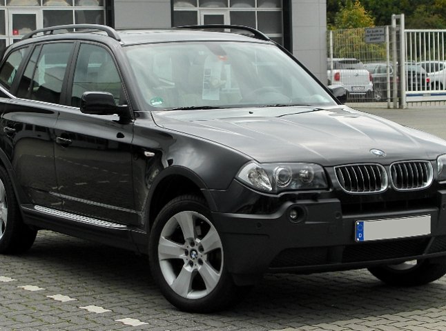 Працівники Чопської митниці конфіскували автомобіль "BMW X3" громадянина Білорусії