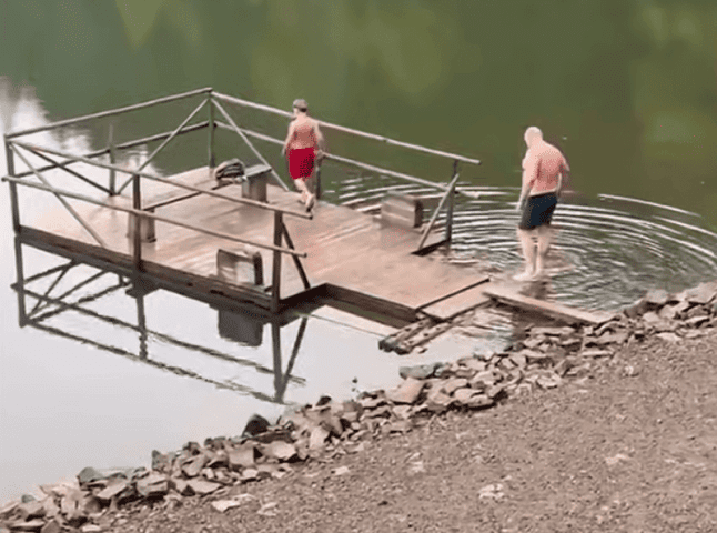 Скандал на Синевирі: поліція шукає «морячків», які пірнали в озеро