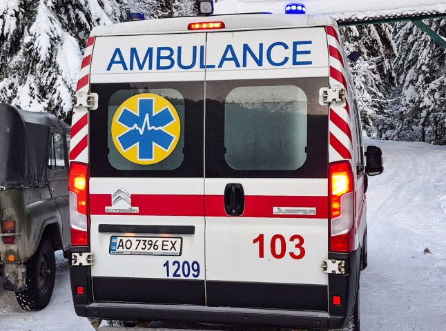 У горах на Рахівщині довелось рятувати 24-річного чоловіка