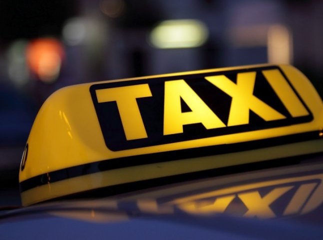 Влада пропонує обкласти всіх водіїв таксі податком