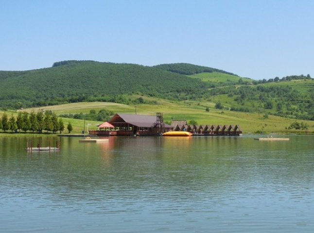 На озері у Кленовці втопився 16-річний хлопець із села Руське