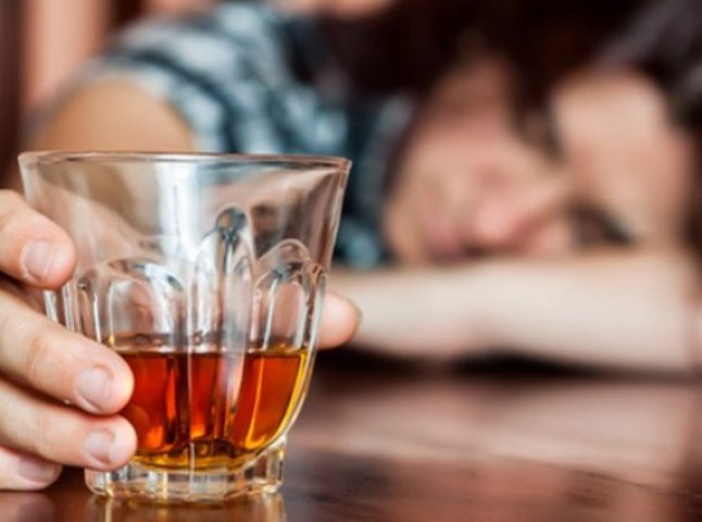 13 старшокласників вживали спиртне під час уроку?