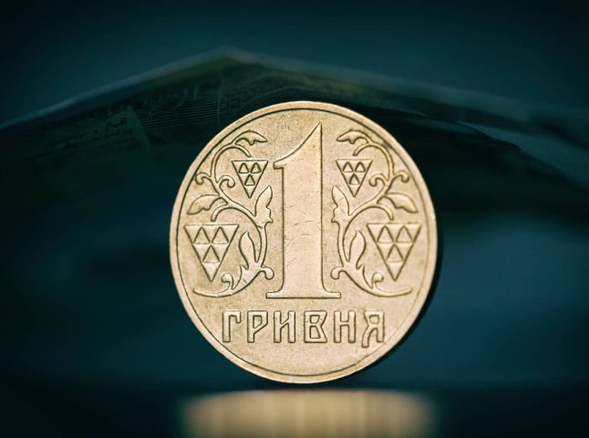 Мінімальну зарплату збираються переписати: нова сума з 1 січня 2026 року