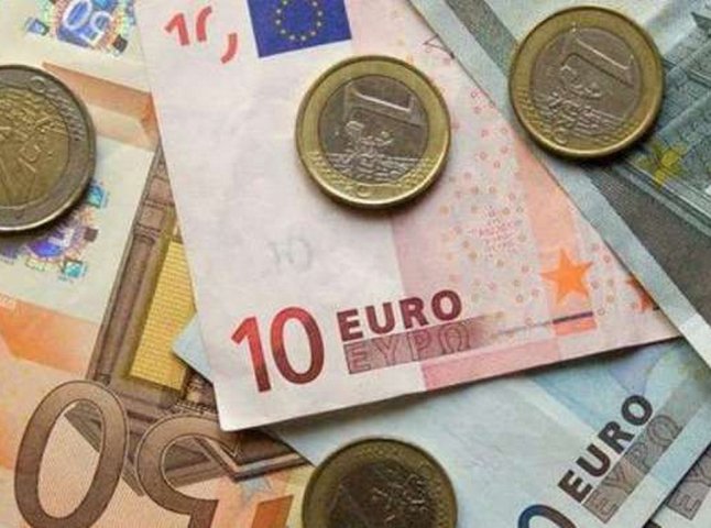 Курс валют напередодні свят: євро різко зросло у ціні