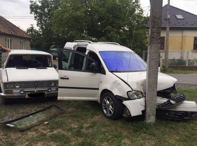 У Мукачеві зіткнулись два авто. Постраждало троє людей