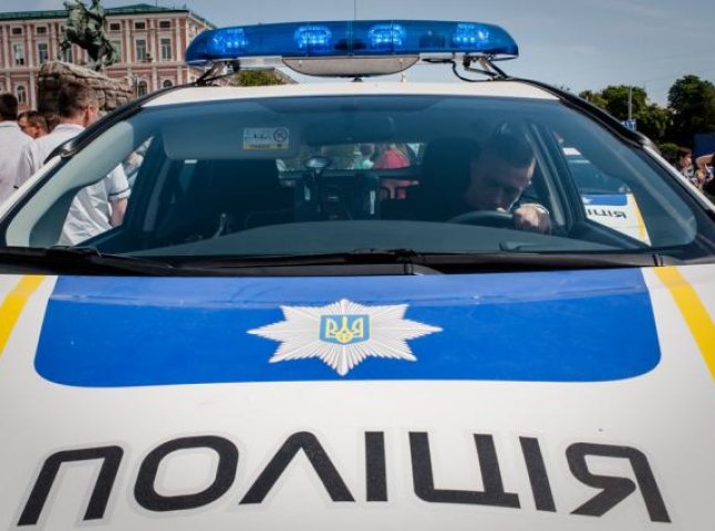 В Ужгороді чоловік ховався від поліції в кущах