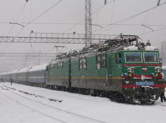 Спеціально до новорічних свят в напрямку Ужгорода поїдуть 3 додаткові поїзди
