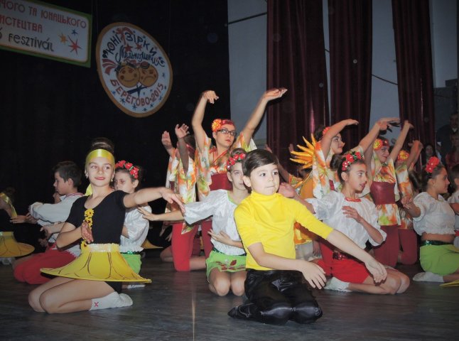 У Берегові стартував фестиваль дитячого та юнацького театрального мистецтва "Юні зірки Мельпомени