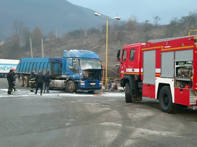 На Свалявщині сьогодні горіла вантажівка