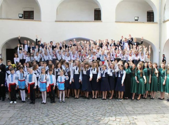 У Мукачеві організували мистецький проект "Choirs in the castle"