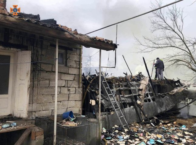 Перехожі помітили пожежу в селі на Тячівщині