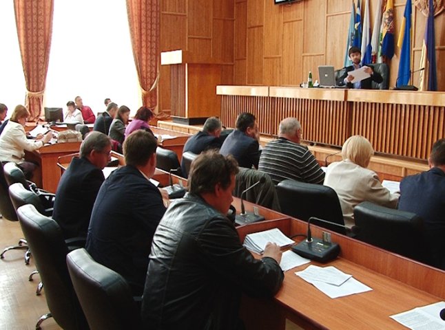 Прокуратура зацікавилася розпорядженнями Ужгородської міськради у земельній сфері, які вона видала з початку року