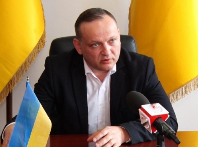Президент Зеленський звільнив одного із голів РДА у Закарпатті