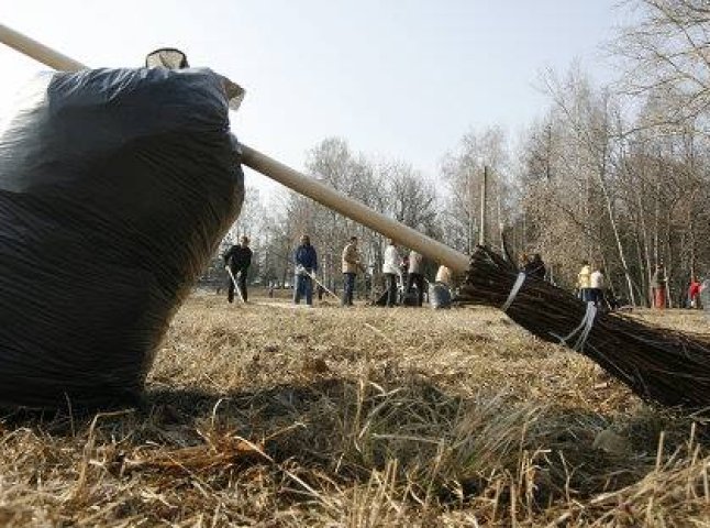 Протягом наступного місяця мукачівці прибиратимуть місто