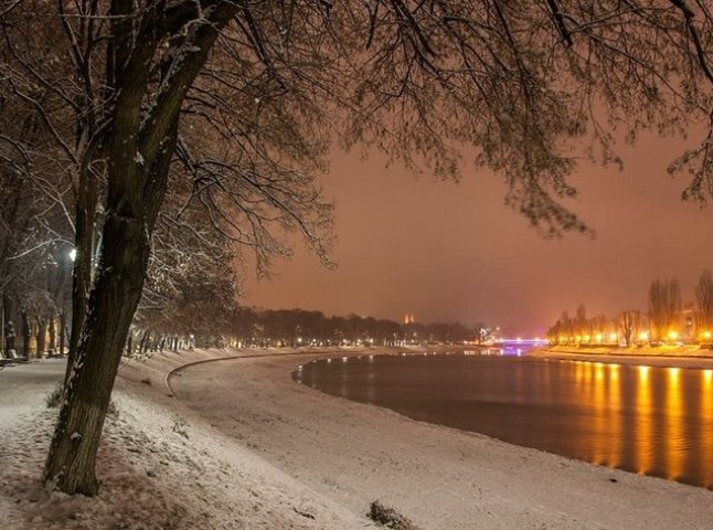 Соцмережі підкорюють фотографії засніженого Ужгорода