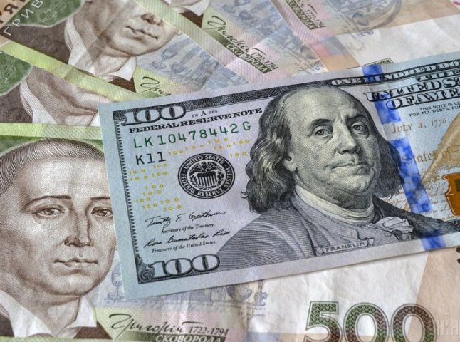 Гривня втратила кілька копійок відносно долара: курс валют на 3 вересня