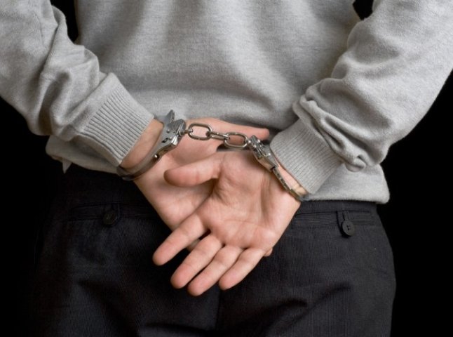 У Мукачеві поліція розкрила грабіж, про який потерпілий мовчав п’ять місяців
