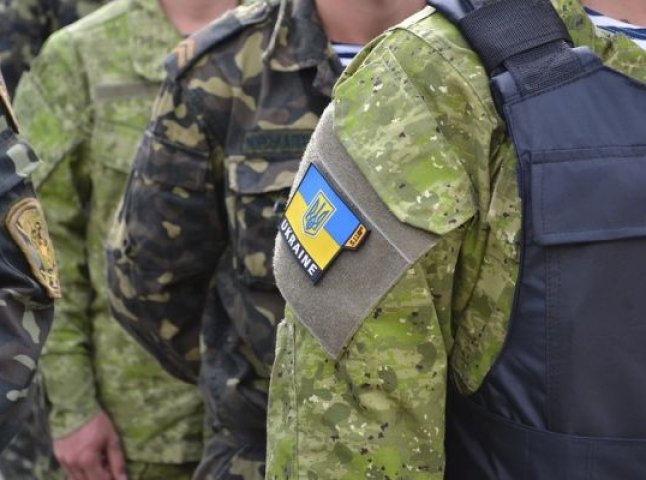 Закарпатським військовим, які проходять службу в зоні АТО, дали відпустки
