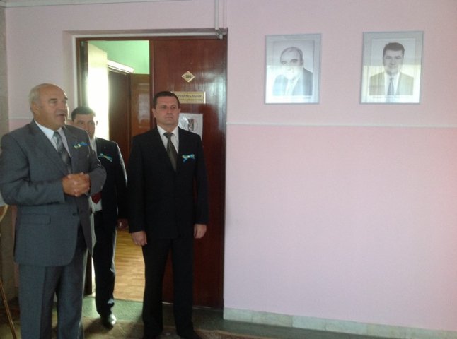 Голова Мукачівській РДА відкрив галерею своїх попередників (ФОТО)