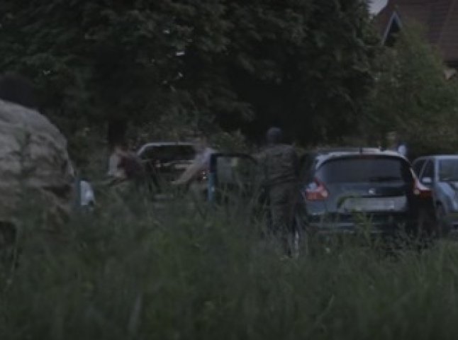 Жартівники з Ужгорода перевіряли поліцію закопуванням "трупа"