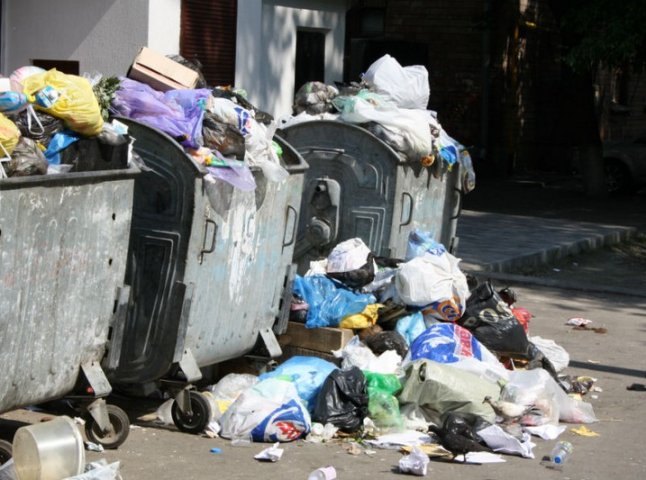 Наступного місяця в Ужгороді можуть суттєво зрости тарифи на вивіз сміття