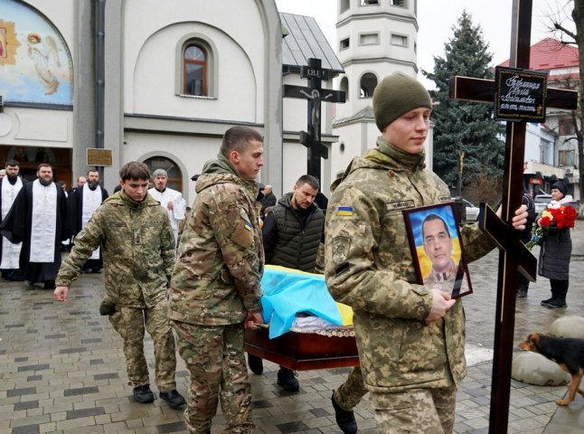 Мукачівці провели в останню путь хороброго захисника