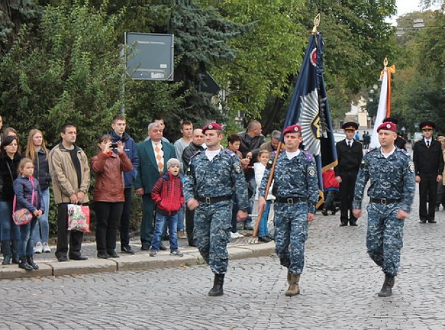 Ужгородці урочисто відзначили День захисника України