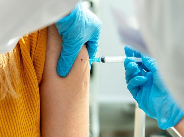 Міністр прокоментував ситуацію із "таємною" вакцинацією на Закарпатті