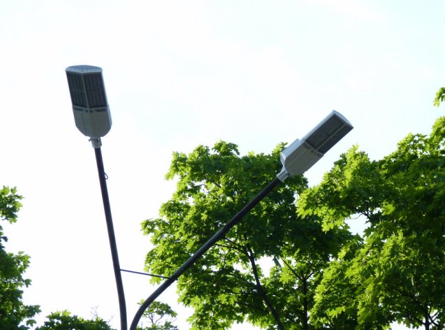 Сьогодні цілий день по Ужгороду працює вуличне освітлення (ФОТОФАКТ)