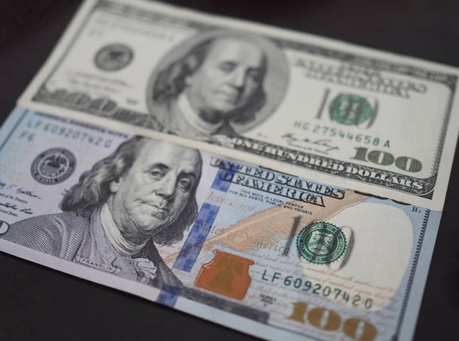 100 доларів, які не беруть на обмін: що не так з цими грошима 100 доларів, які не беруть на обмін: що не так з цими грошима