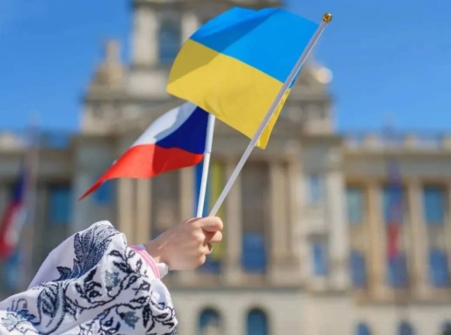 Важливо для українців у Чехії: з’явилось звернення до тих, хто в Празі Важливо для українців у Чехії: з’явилось звернення до тих, хто в Празі