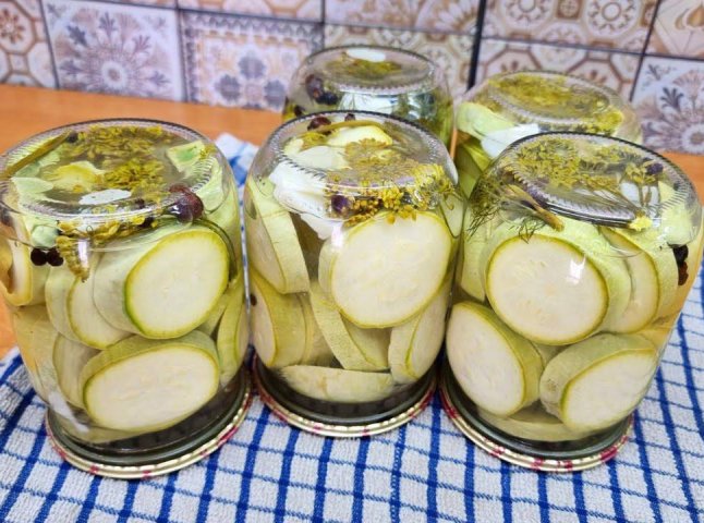 Мариновані кабачки на зиму: рецепт на 1 літрову банку Кабачки на зиму - покроковий рецепт