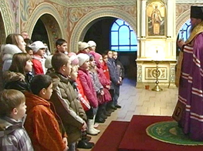Мукачівські дітлахи зустрінуть свято Миколая в угорському селі, яке носить ім’я чудотворця (ВІДЕО) 