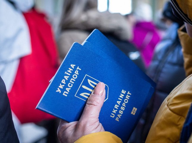 Для українців, які виїхали за кордон: опубліковано важливу інформацію