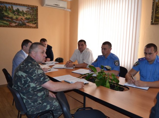 В Ужгороді обговорили питання дотримання законності при проведенні часткової мобілізації на території міста