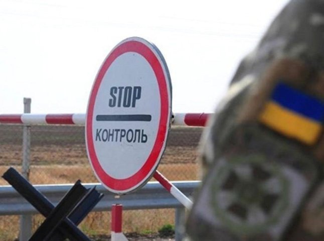 Деяких чоловіків призовного віку за відсутність в Україні під час війни можуть покарати: що відомо