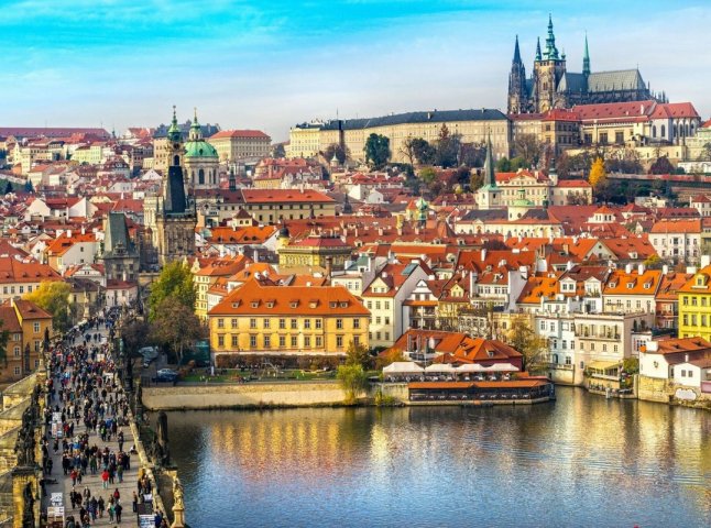 Із 25 жовтня: Чехія озвучила приємну новину