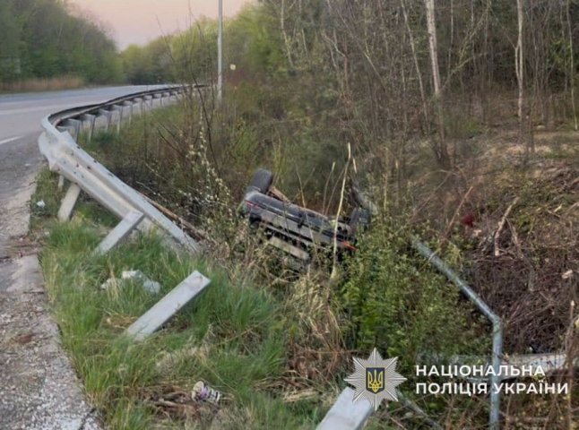 Авто перекинулося: на об’їзній Ужгорода трапилася ДТП із потерпілими