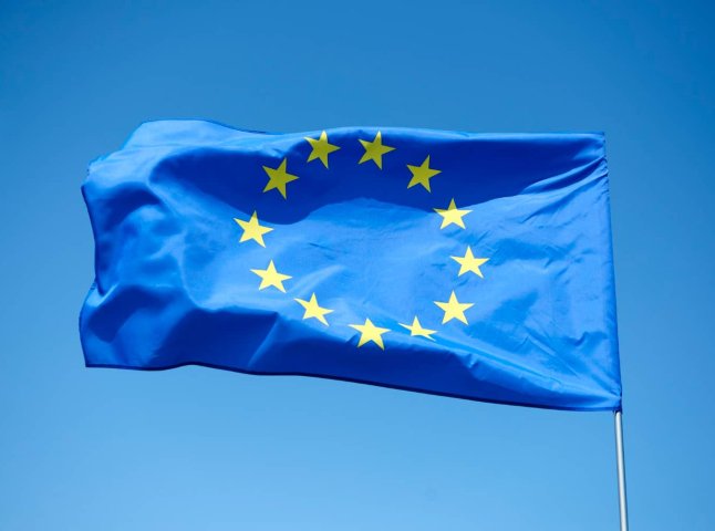 Правила для українців у ЄС оновили: яке нововведення очікує чоловіків